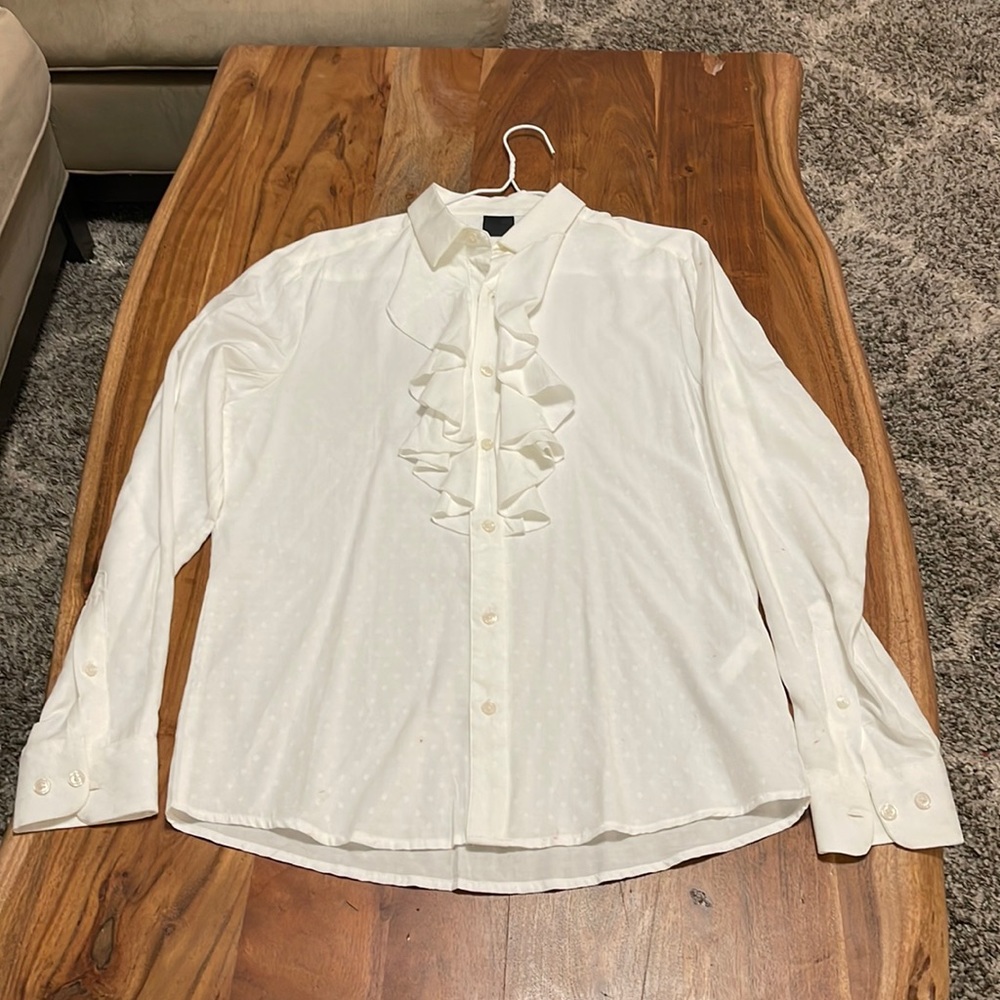 WHITE RUFFLE COLLARED BUTTON UP BLOUSE